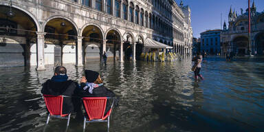 Venedig Überschwemmungen Markusplatz 