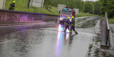 Ansfelden Oberösterreich Überflutung Feuerwehr Unwetter Gewitter 