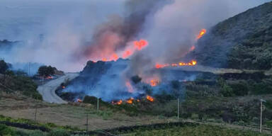Waldbrand: Armani aus Luxusvilla evakuiert