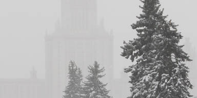 Schneesturm: Verkehrschaos in Moskau