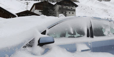 Schnee-Chaos in Tirol