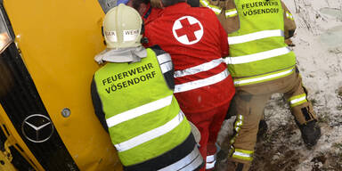 Zahlreiche Unfälle auf Österreichs Straßen