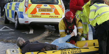Rettungskräfte sind in Wales im Dauereinsatz
